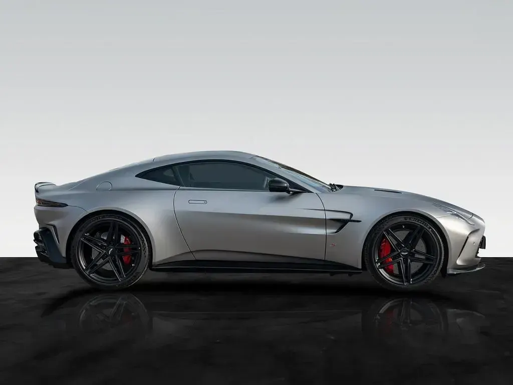 Nowe Aston Martin Vantage 680 KM (500 kW) 2026 Srebrny Coupe