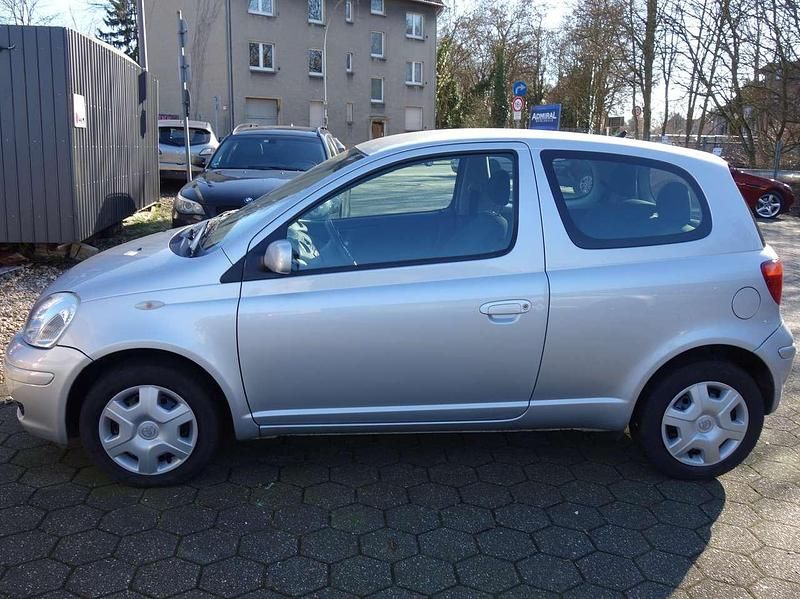 Gebraucht Toyota Yaris Sol 65 PS (47 kW) 2003 Silber Kleinwagen