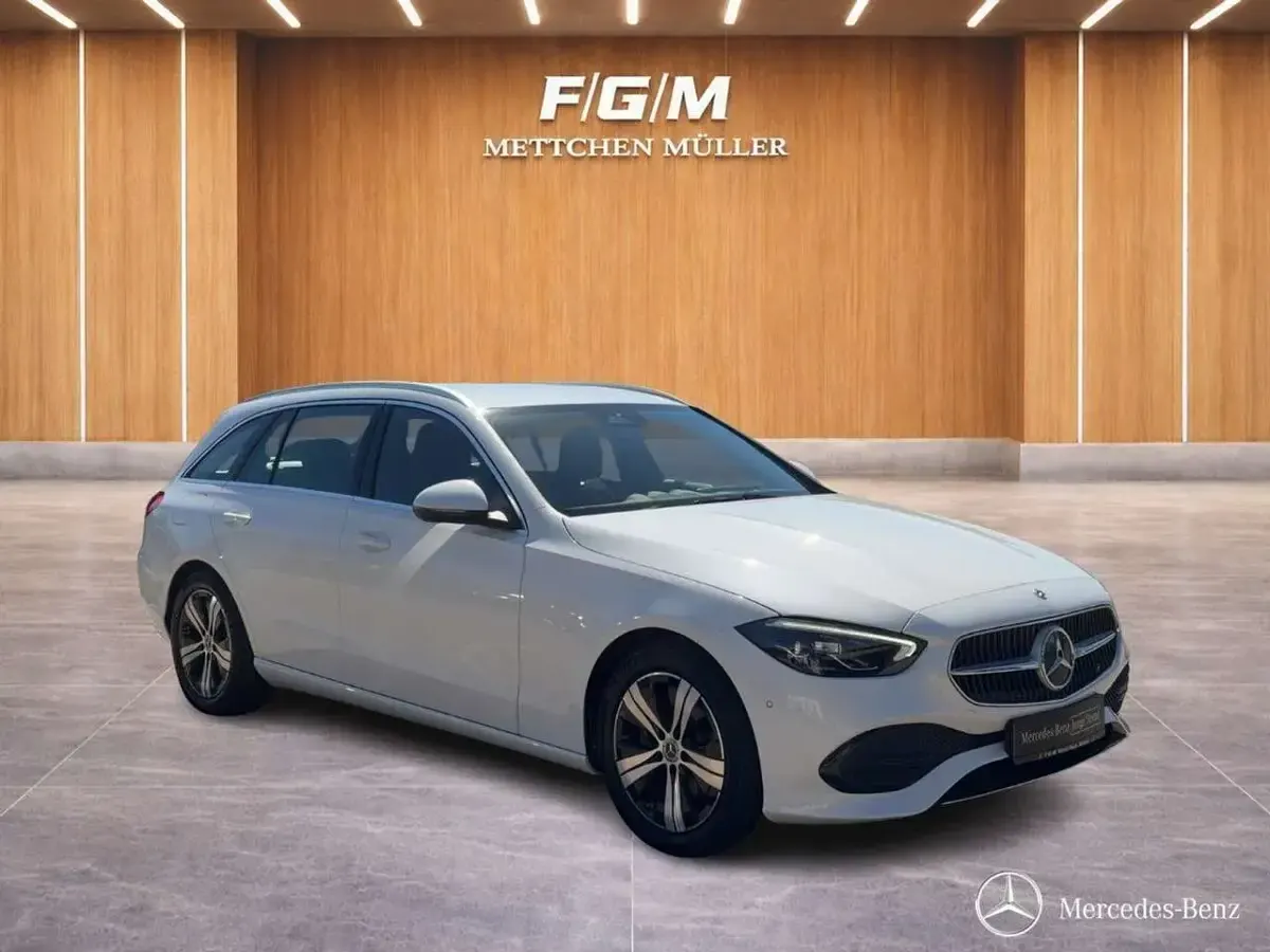 Gebraucht Mercedes C180 Avantgarde 170 PS (125 kW) 2025 Opalithweiß bright Kombi