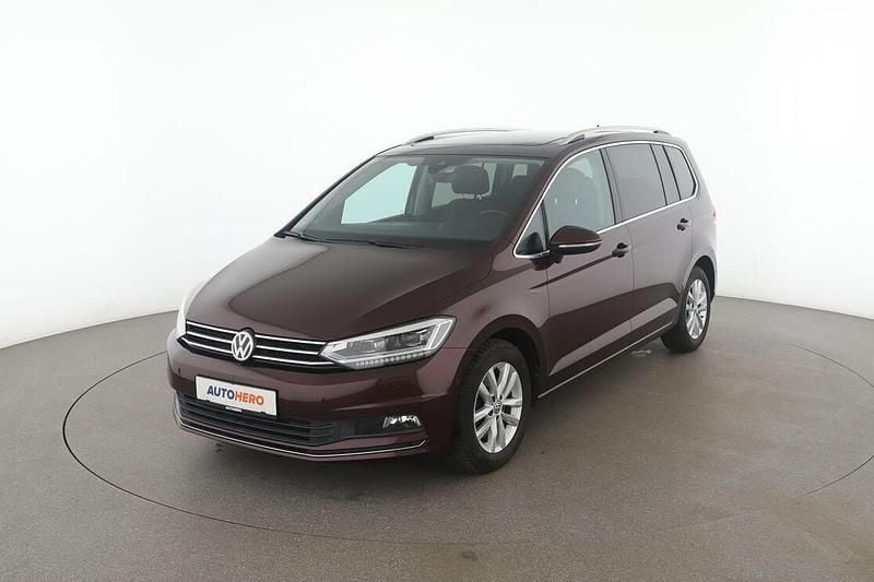Rot Gebraucht 2018 VW Touran Highline Van / Kleinbus | 23.100 € (Guter Preis) - Bild 1/3