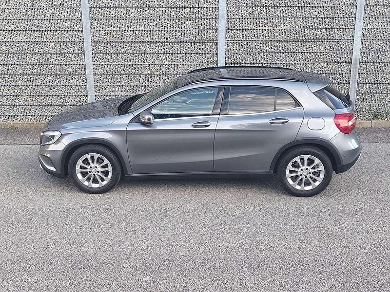 Silber Gebraucht 2014 Mercedes GLA200 Style SUV | 16.500 € (Fairer Preis) - Bild 1/4