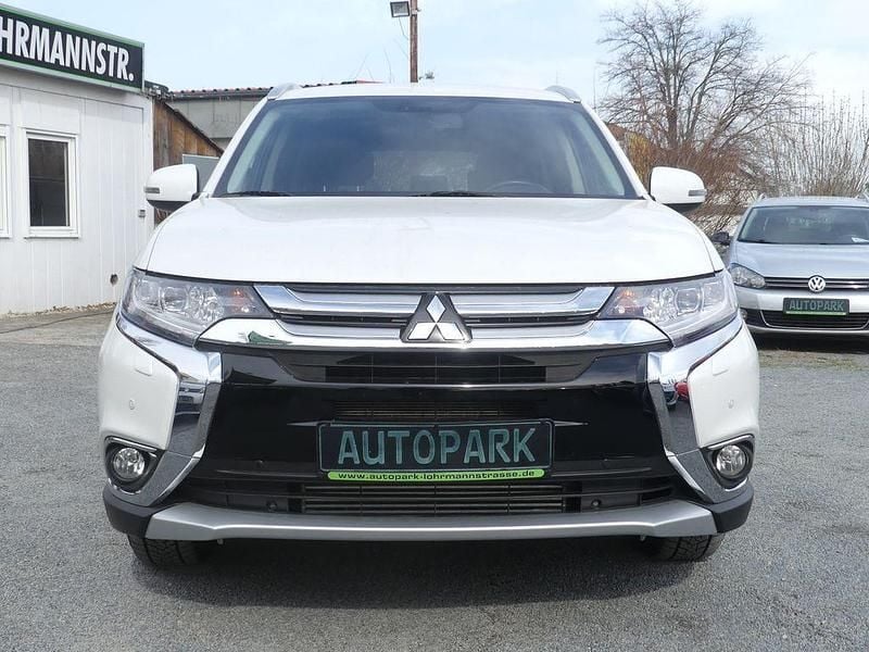 Gebraucht Mitsubishi Outlander Diamant Edition 150 PS (110 kW) 2017 Weiß SUV
