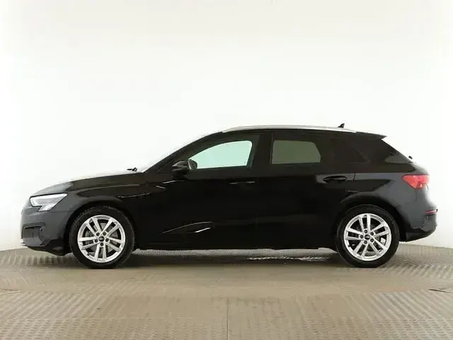 Gebraucht Audi A3 Sportback e-tron Ambiente 204 PS (150 kW) 2023 Schwarz Kleinwagen
