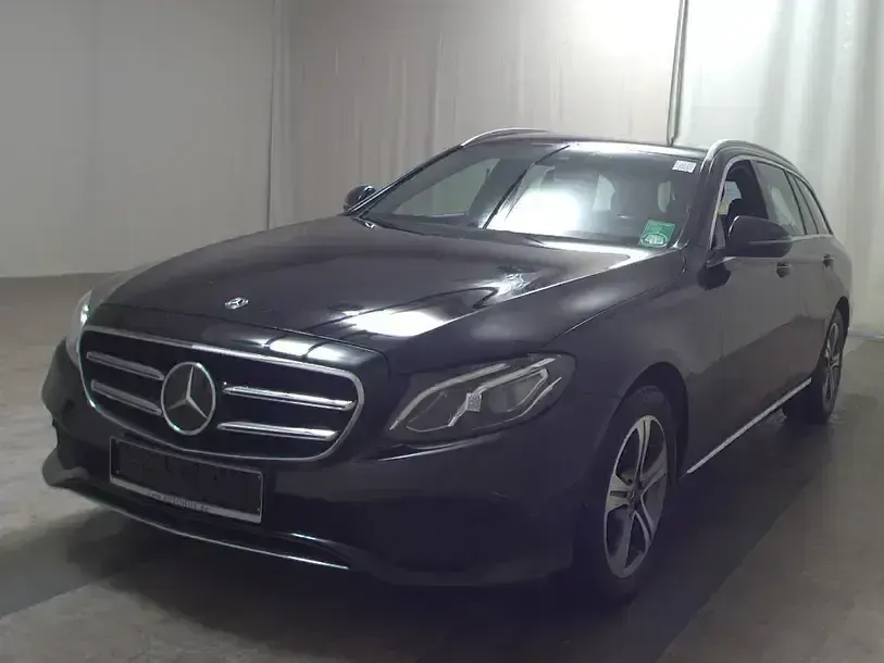 Usado Mercedes E220 Avantgarde 194 CV (142 kW) 2019 Negro Familiar