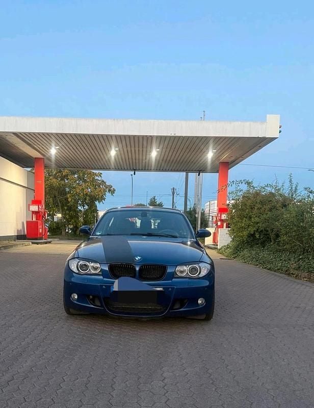 Blau Gebraucht 2005 BMW 130 Kleinwagen | 7.500 € - Bild 1/4