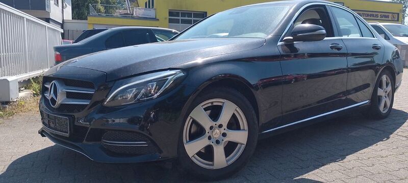 Schwarz Gebraucht 2015 Mercedes C220 Avantgarde Limousine | 9.960 € (Superpreis) - Bild 1/2
