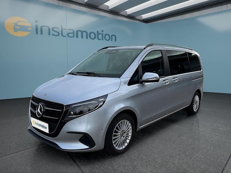 Silber Gebraucht 2025 Mercedes V220 Van / Kleinbus | 61.449 € - Bild 1/4