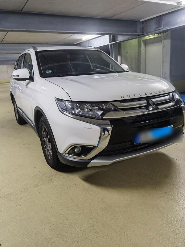 Weiß Gebraucht 2017 Mitsubishi Outlander SUV | 12.950 € (Guter Preis) - Bild 1/4