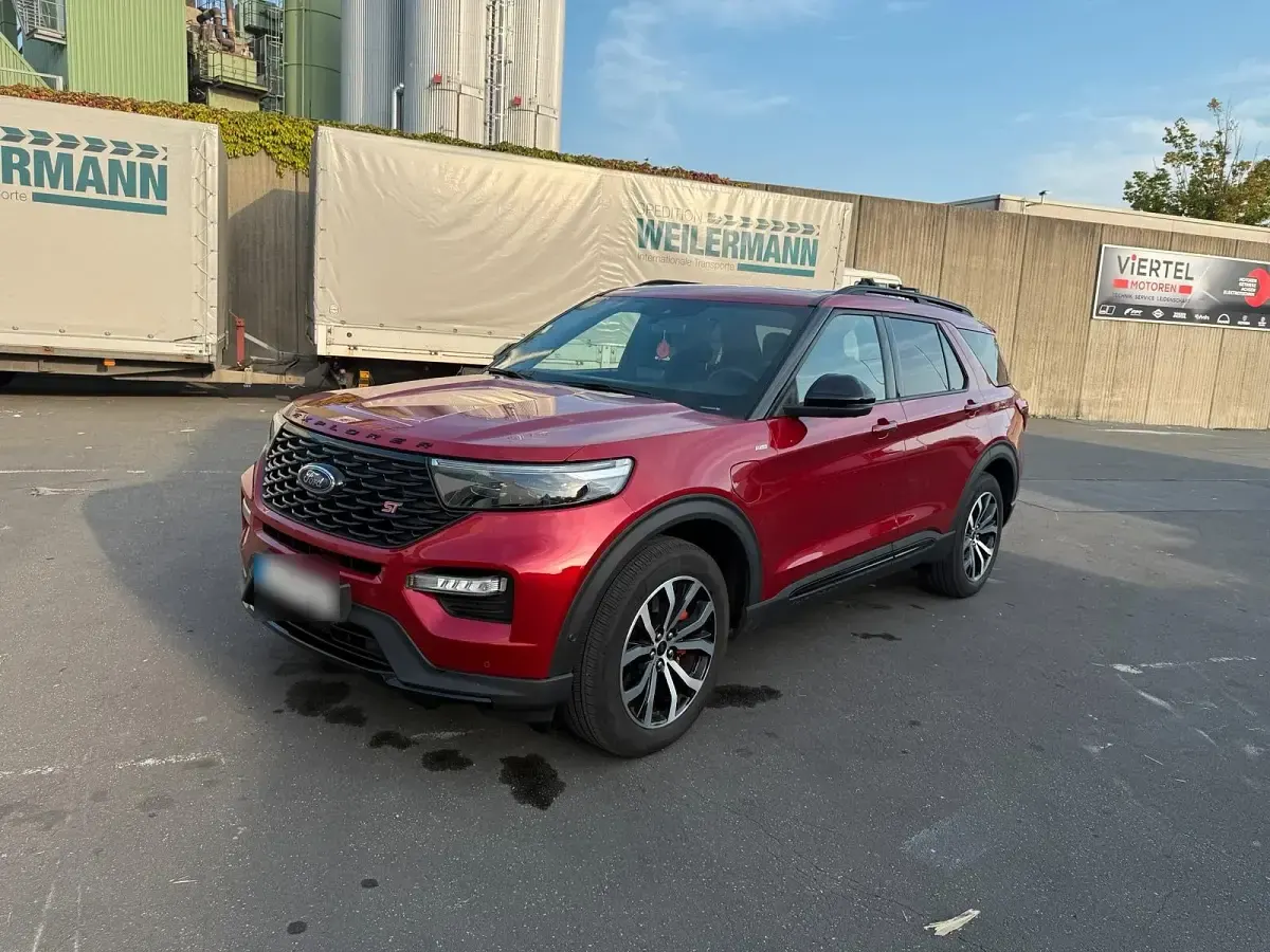 Używany Ford Explorer 457 KM (336 kW) 2022 Czerwony SUV