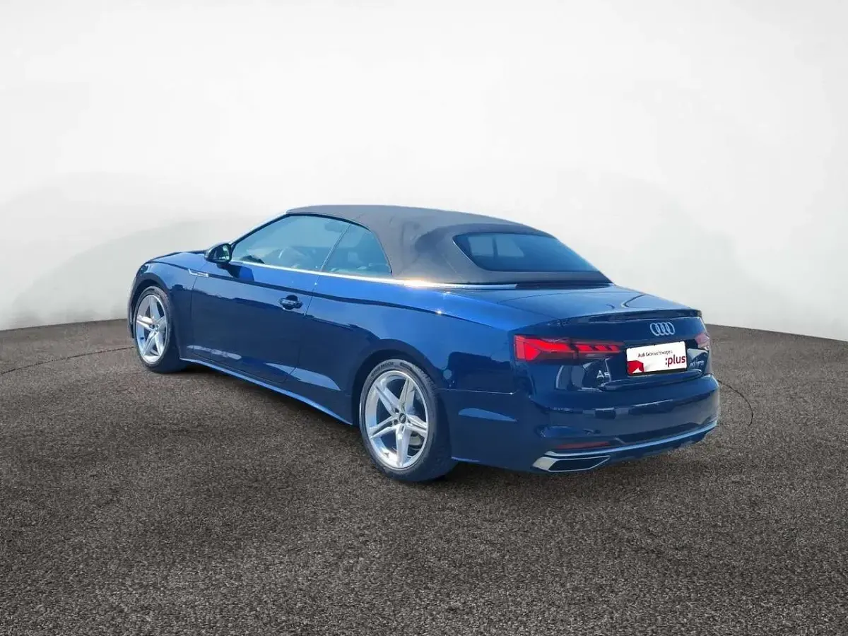 Gebraucht Audi A5 Cabriolet Ambiente 204 PS (150 kW) 2022 Navarrablau metallic Cabrio