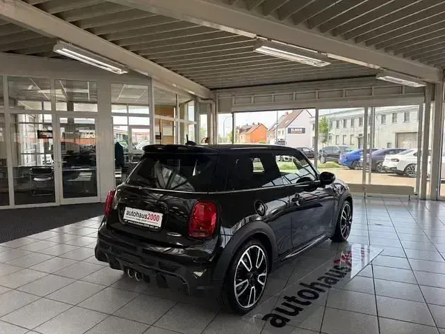 Gebraucht Mini John Cooper Works 231 PS (169 kW) 2023 Schwarz Kleinwagen