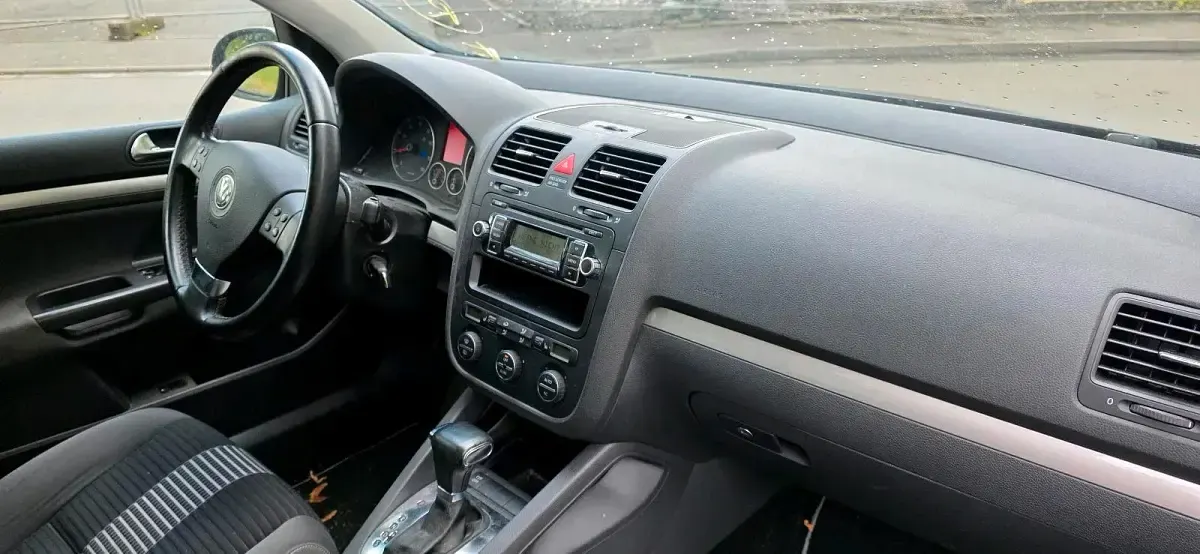 Gebraucht VW Golf VI United 102 PS (75 kW) 2009 Schwarz Kleinwagen