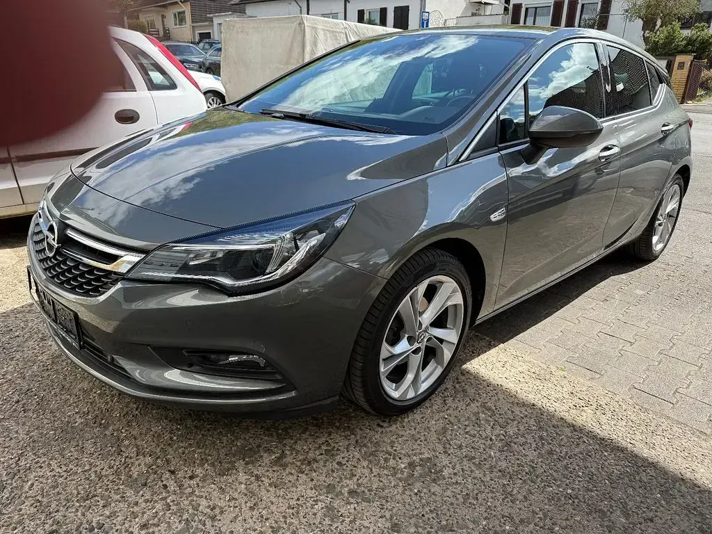 Gebraucht Opel Astra Dynamic 150 PS (110 kW) 2019 Grau Limousine