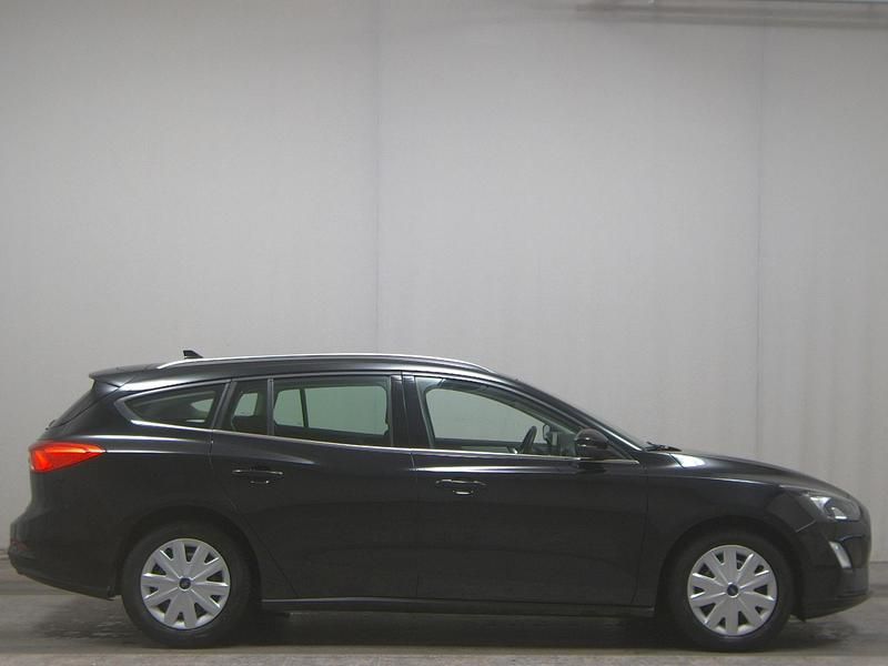 Schwarz Gebraucht 2020 Ford Focus Cool & Connect Kombi | 9.580 € (Superpreis) - Bild 1/4