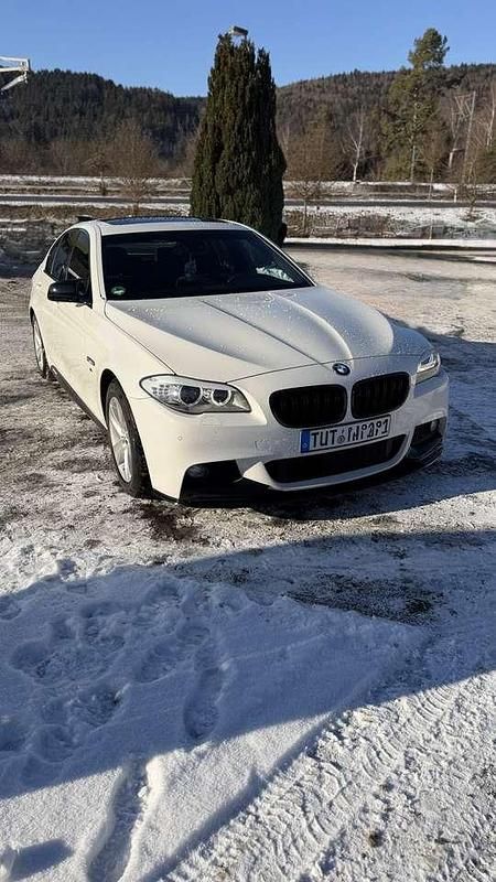 Weiß Gebraucht 2012 BMW 530 M Sport Limousine | 12.890 € (Fairer Preis) - Bild 1/4