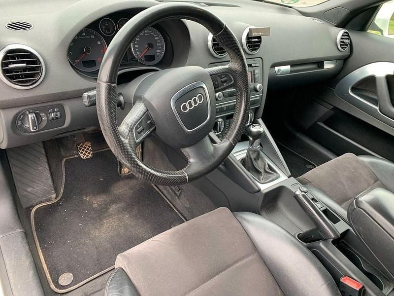 Gebraucht Audi A3 Cabriolet Ambition 105 PS (77 kW) 2011 Weiß Cabrio