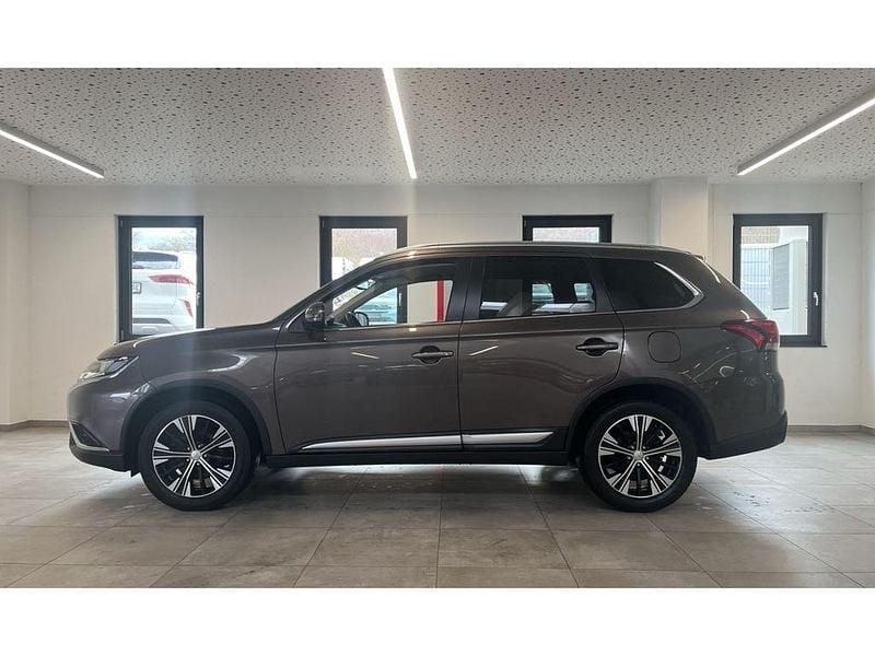 Gebraucht Mitsubishi Outlander Diamant Edition 150 PS (110 kW) 2019 Granit braun SUV