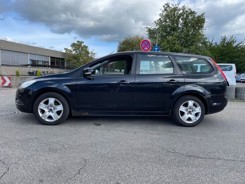 Gebraucht Ford Focus Style 125 PS (91 kW) 2010 Schwarz Kombi