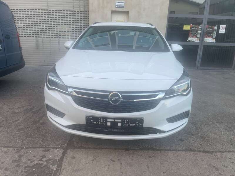 Schneeweiss/ white Gebraucht 2017 Opel Astra Business Kombi | 7.490 € (Fairer Preis) - Bild 1/4