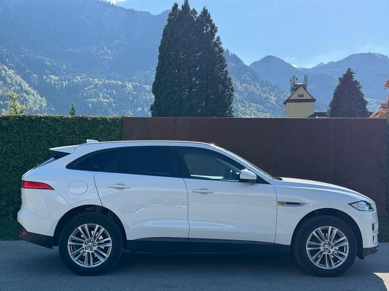 Gebraucht Jaguar F-Pace Pure 179 PS (131 kW) 2018 Weiß SUV
