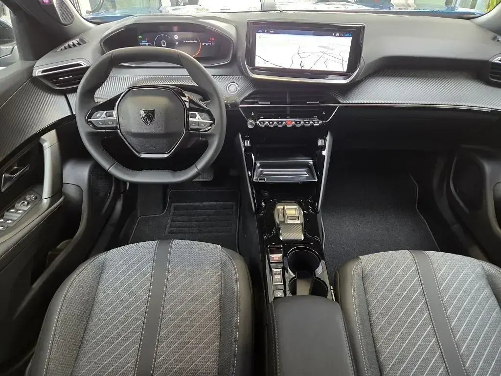 Neu Peugeot 2008 Allure 136 PS (100 kW) 2026 Blau SUV