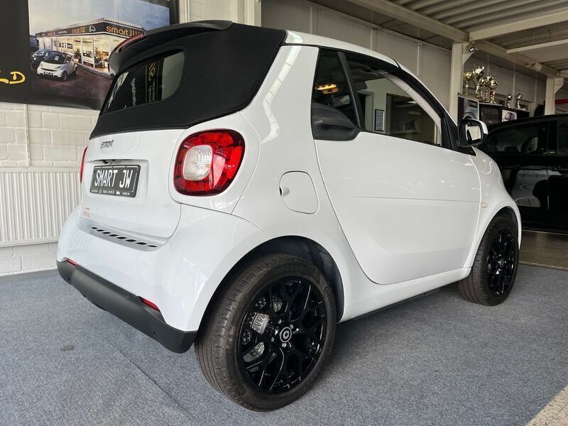 Gebraucht Smart ForTwo Cabrio 122 PS (89 kW) 2019 Weiß Cabrio