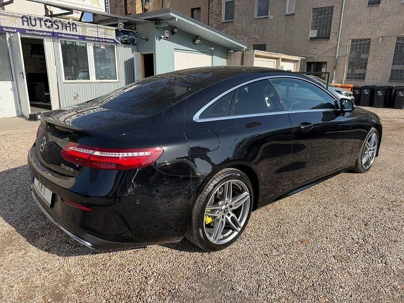 Gebraucht Mercedes E220 AMG 194 PS (142 kW) 2020 Schwarz Coupé