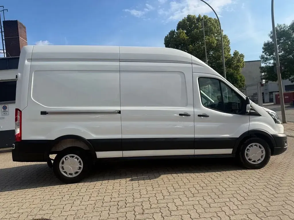 Gebraucht Ford Transit 185 PS (136 kW) 2022 Weiß Van / Kleinbus