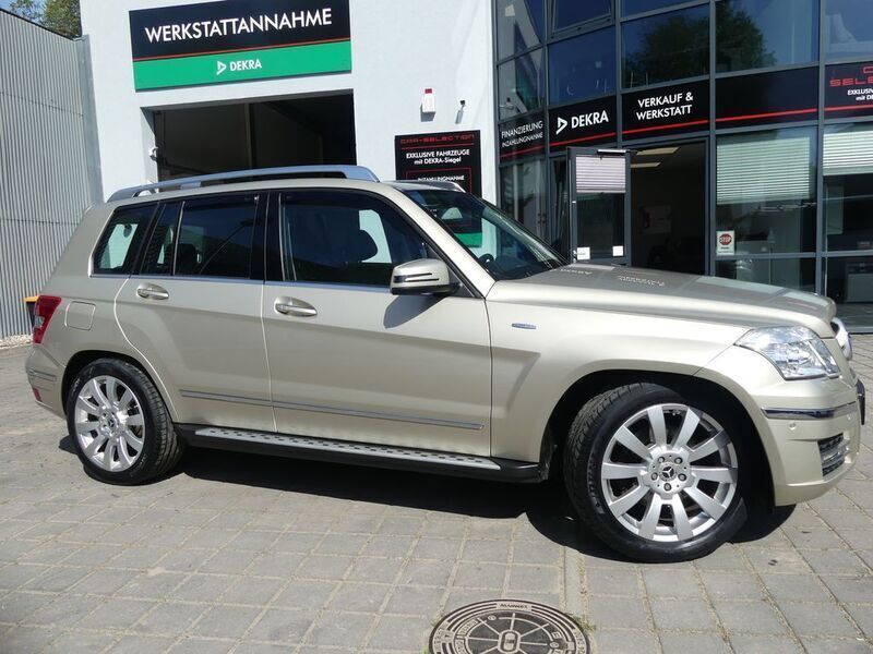 Perlbeige metallic (metallic) Gebraucht 2010 Mercedes GLK250 SUV | 16.800 € (Fairer Preis) - Bild 1/4