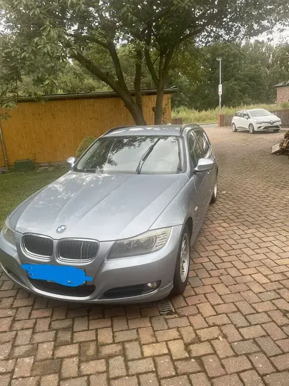 Gebraucht BMW 318 Sport Line 143 PS (105 kW) 2011 Kombi