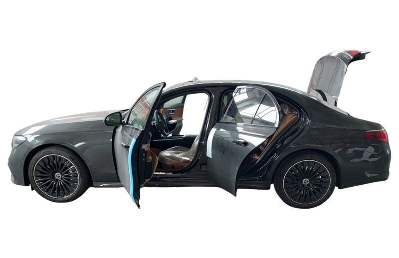 Gebraucht Mercedes E200 204 PS (150 kW) 2024 Schwarz Limousine