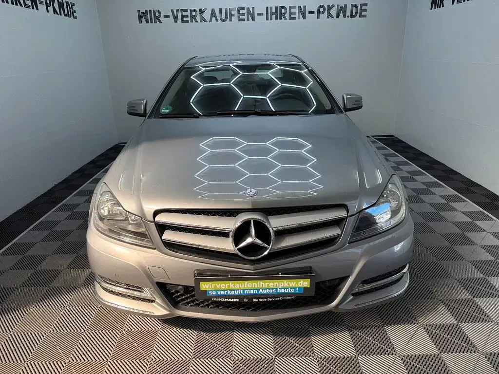 Gebraucht Mercedes C220 170 PS (125 kW) 2011 Silber Coupé