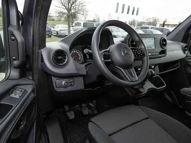 Używany Mercedes Sprinter 150 KM (110 kW) 2024 Andere Van