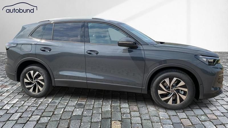 Second-hand VW Tiguan Advance 150 CP (110 kW) 2024 Gri SUV