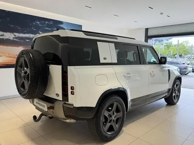 Gebraucht Land Rover Defender SE 249 PS (183 kW) 2023 Weiß SUV