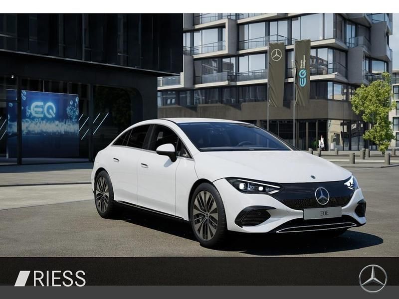 Gebraucht Mercedes EQE350 Electric Art 214 kW (292 PS) 2022 Polarweiss  unilack Limousine