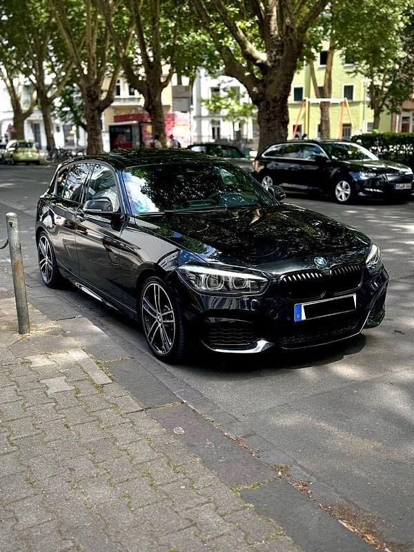 Schwarz Gebraucht 2018 BMW M140 M Performance Limousine | 29.500 € (Fairer Preis) - Bild 1/4