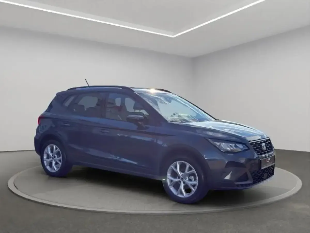 Neu Seat Arona FR 116 PS (85 kW) 2026 Magnetic grau/mitternachtsschwarz SUV