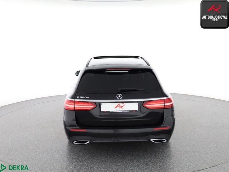 Gebraucht Mercedes E300 AMG 320 PS (235 kW) 2022 Schwarz Limousine