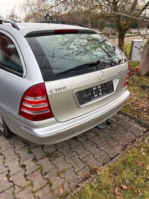 Gebraucht Mercedes C180 Classic 143 PS (105 kW) 2004 Silber Kombi