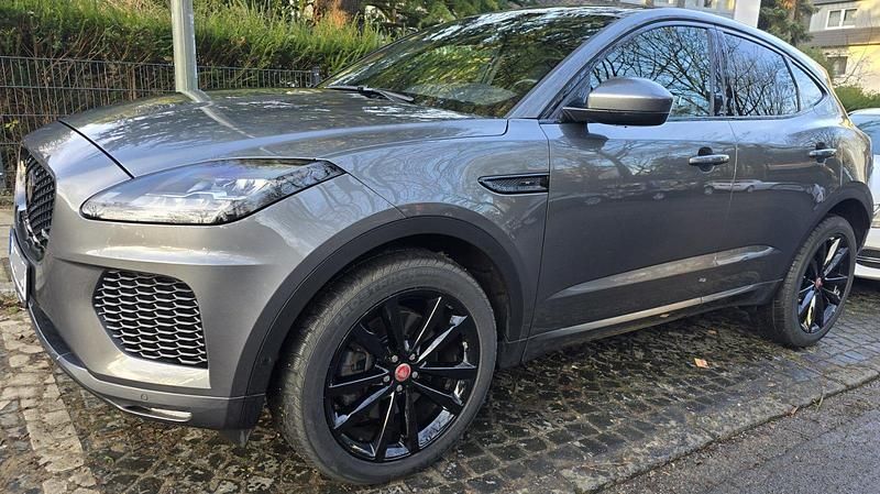 Grau Gebraucht 2020 Jaguar E-Pace Chequered Flag SUV | 27.900 € (Etwas zu teuer) - Bild 1/4