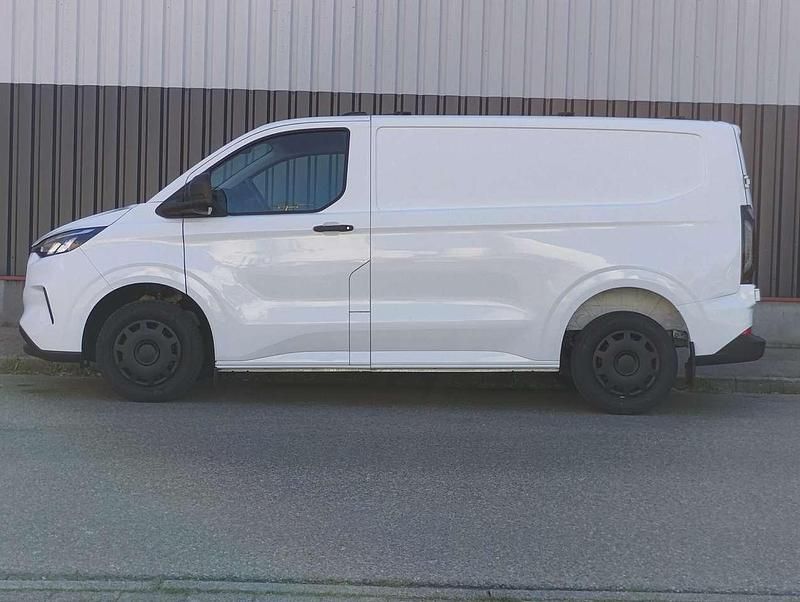 Gebraucht Ford Transit Custom Trend 136 PS (100 kW) 2024 Frostweiß Van / Kleinbus