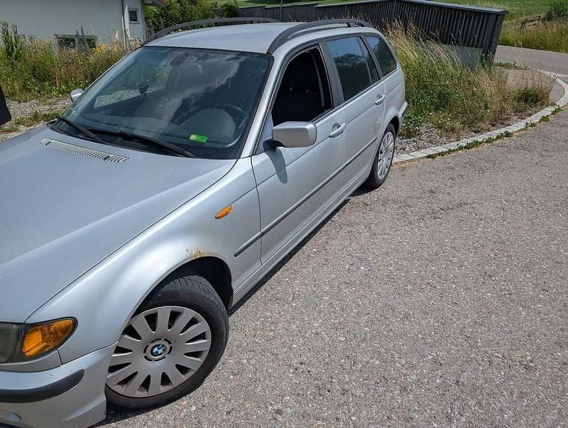Silber Gebraucht 2003 BMW 320 Basis Kombi | 1.200 € - Bild 1/4