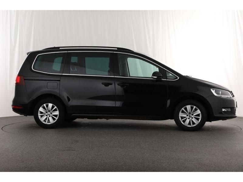 Gebraucht VW Sharan Comfortline 150 PS (110 kW) 2019 Schwarz Van / Kleinbus