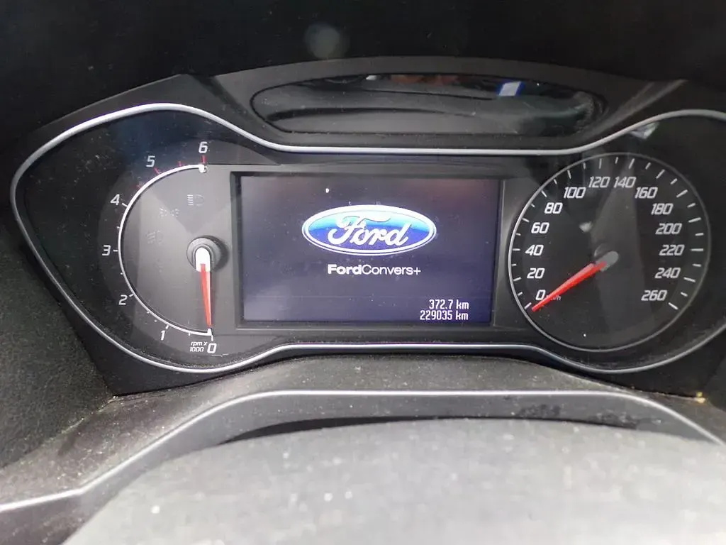 Gebraucht Ford S-MAX Titanium 140 PS (102 kW) 2011 Grau Van / Kleinbus