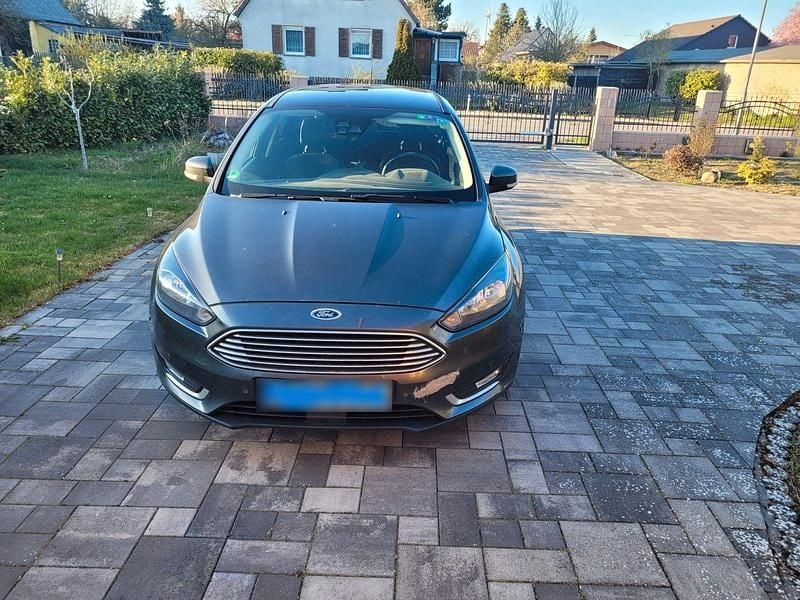 Gebraucht Ford Focus Titanium 150 PS (110 kW) 2016 Grau Kombi