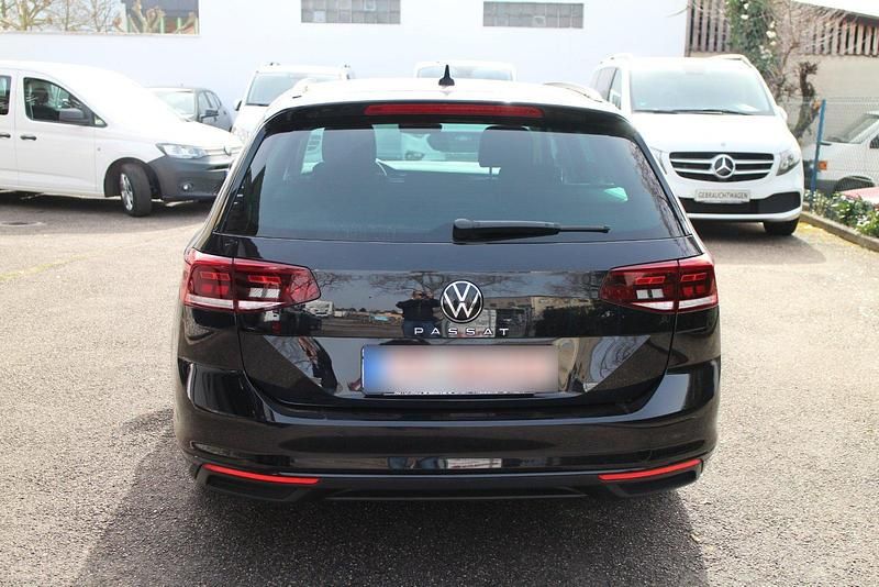 Gebraucht VW Passat Business 150 PS (110 kW) 2022 Schwarz Kombi
