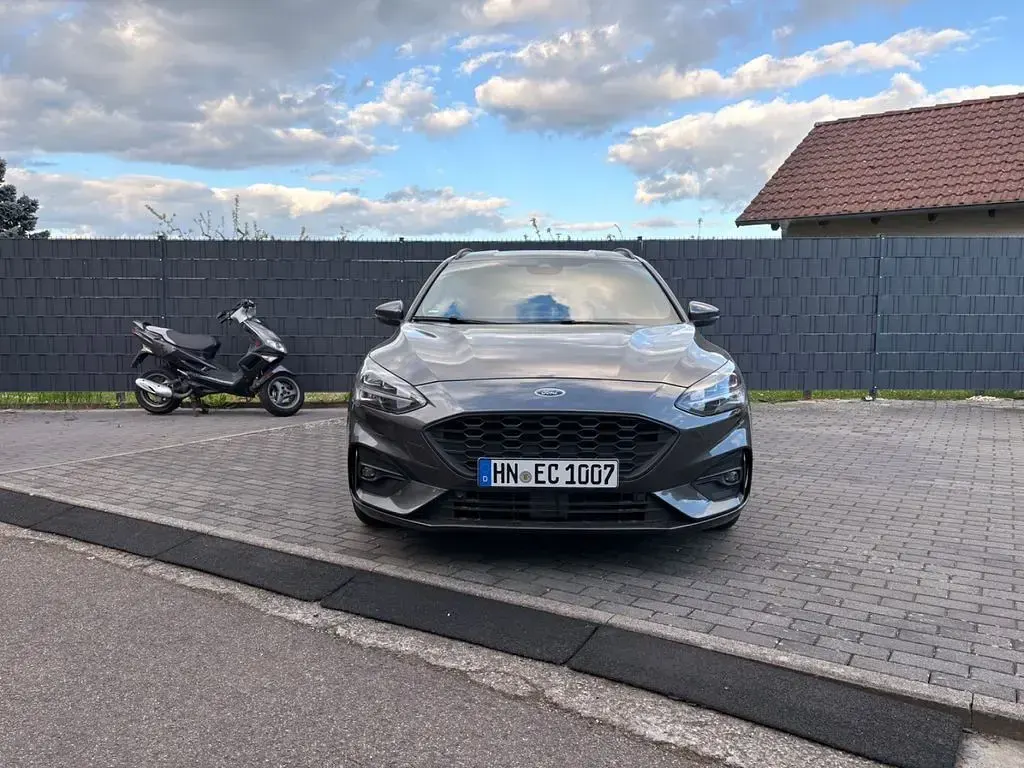 Gebraucht Ford Focus ST-Line 182 PS (133 kW) 2019 Grau Limousine