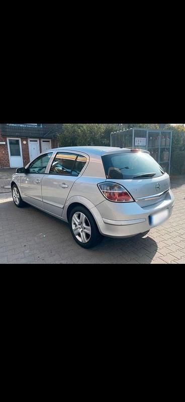 Gebraucht Opel Astra 90 PS (66 kW) 2008 Grau Coupé