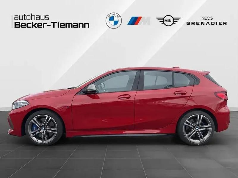 Używany BMW M135 Efficient Dynamics 306 KM (225 kW) 2023 Czerwony Hatchback